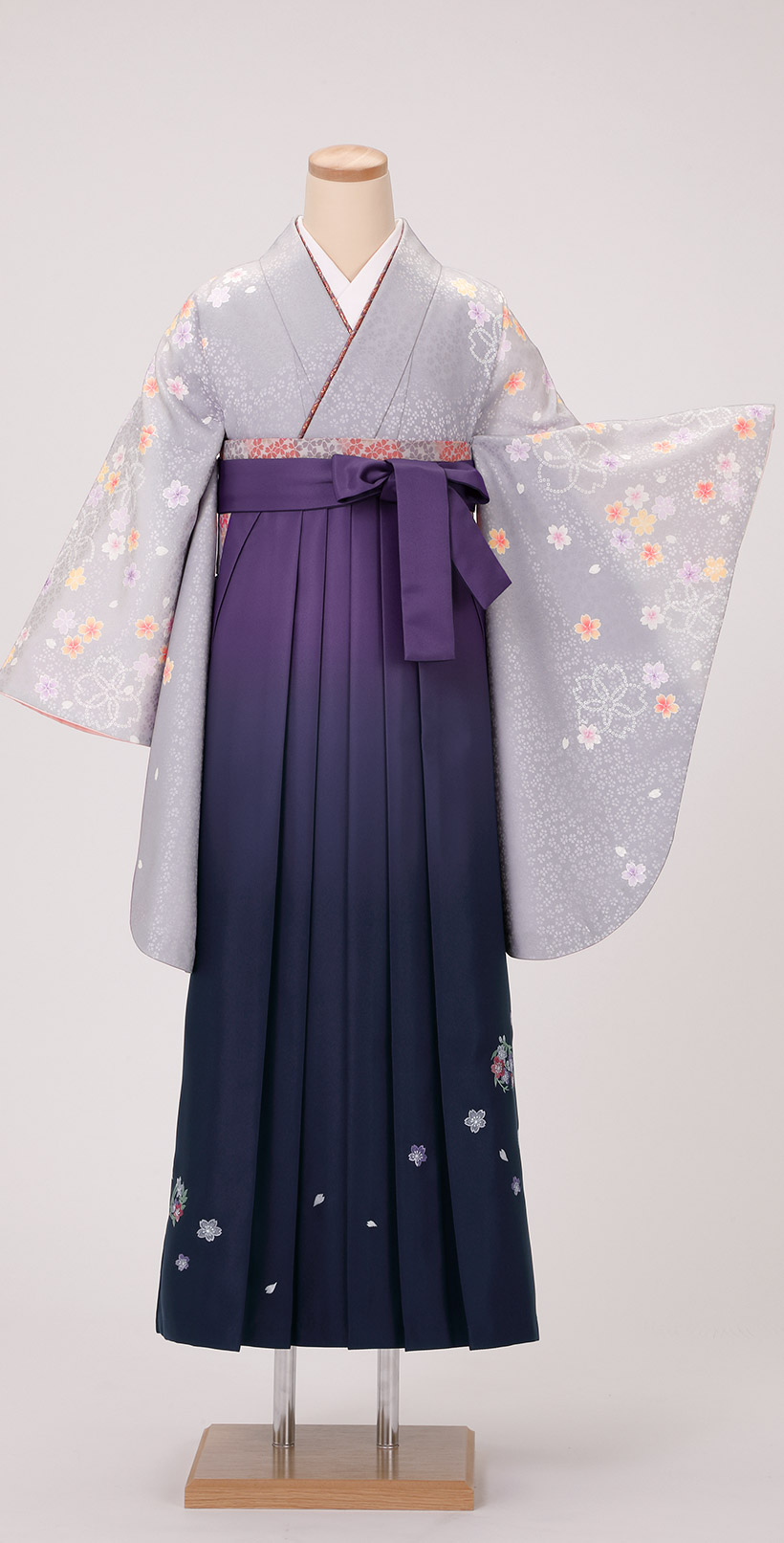 卒業式　着物＆袴❤︎着物新品　白地　しぼり風　グレー系　紫袴　(220)