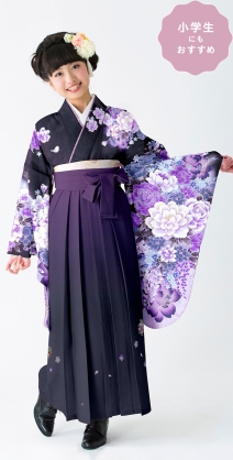 レンタル袴&着物 「黒 藤くじゃく」&「紫・黒 ボカシ刺しゅう」 | 小